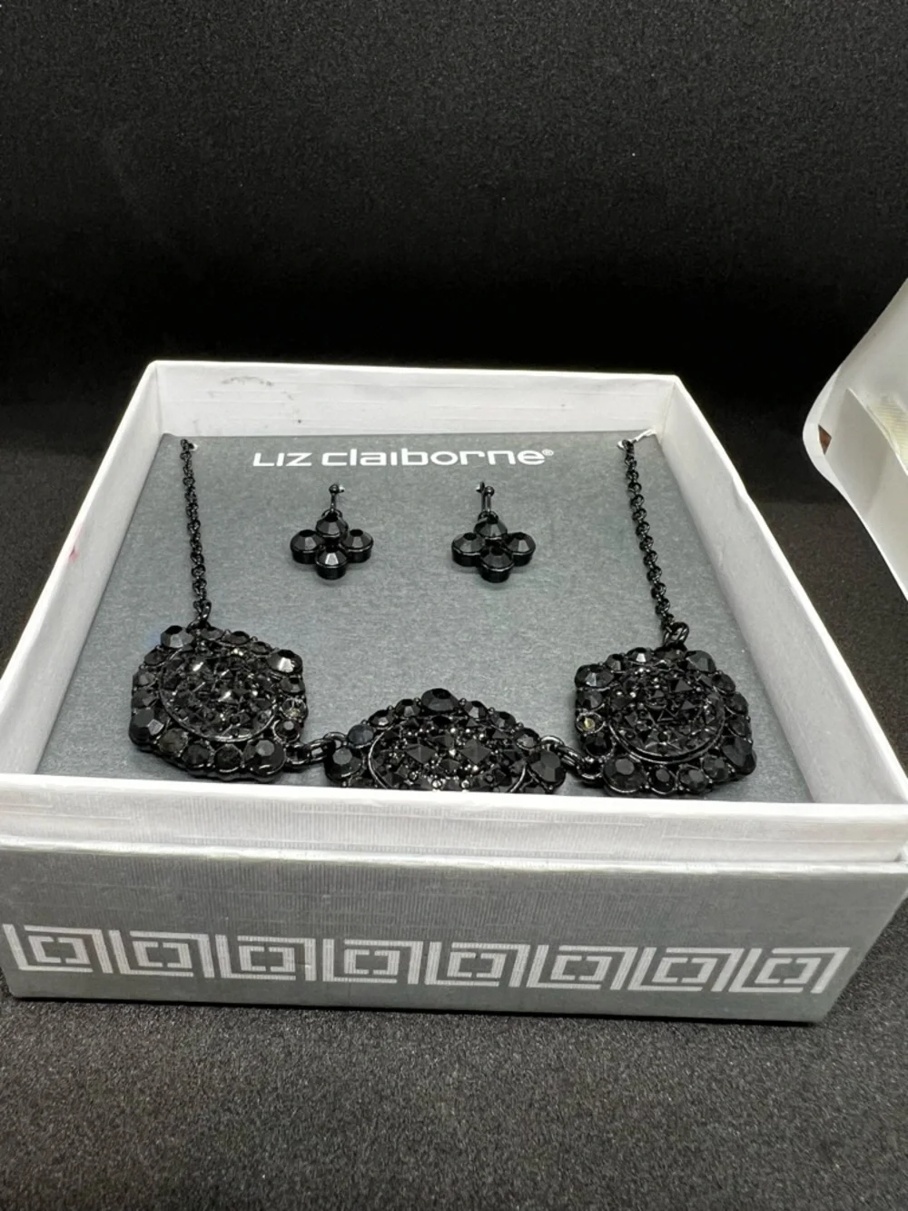 VTG Liz Claiborne Black Statement Necklace & Earrings Set Gunmetal Crystal - Picture 3 of 8